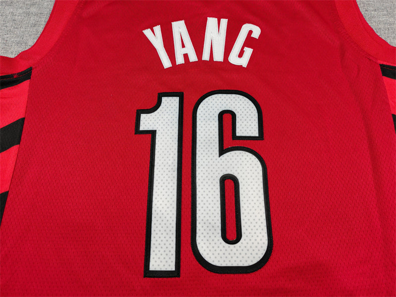 Men's Portland Trail Blazers Yang Hansen #16 Red 2022/23 Swingman Player Jersey - Statement Edition