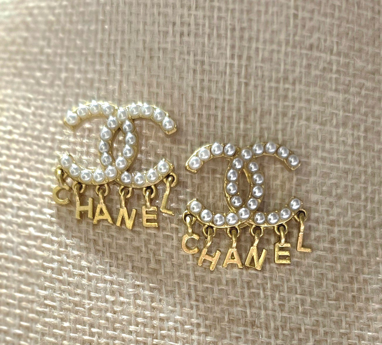 Pearl Logo studs
