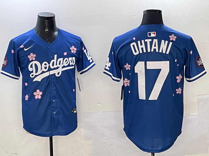 Men's Los Angeles Dodgers Shohei Ohtani #17 Royal Alternate Replica Player jersey