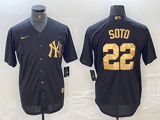 Men's New York Yankees Juan Soto #22 Black Limited Player jersey